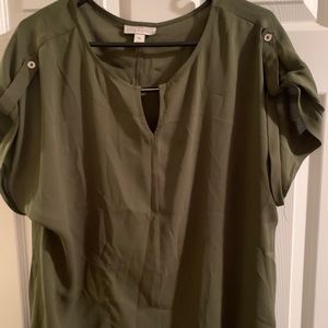 WOmEN’S SHORT SLEEVE BLOUSE